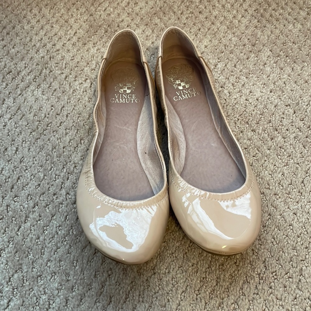 Vince Camuto nude flats size 8.5